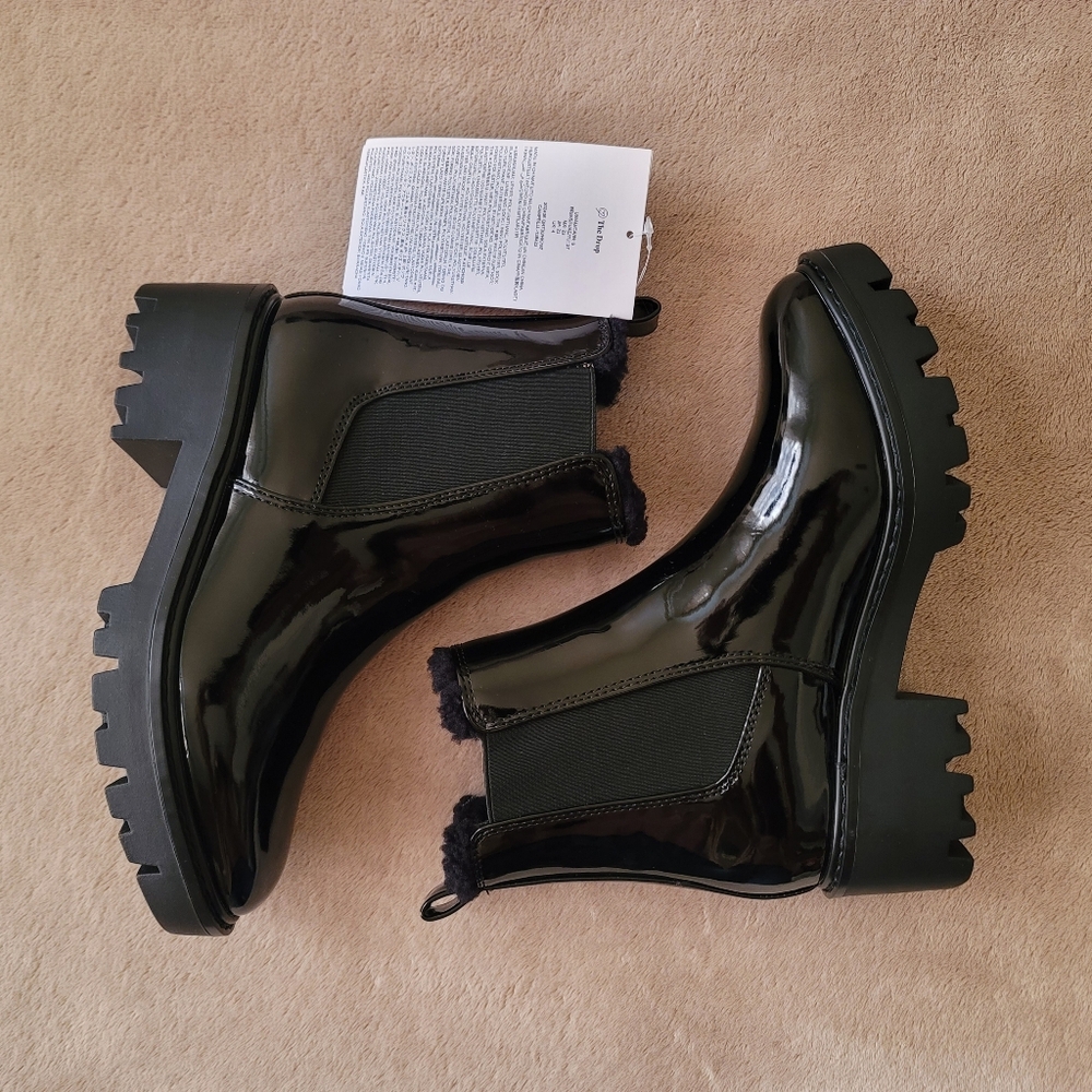 The Drop Women's Campbell Sherpa Black Lacquer Chelsea Boots Size 6 NWT